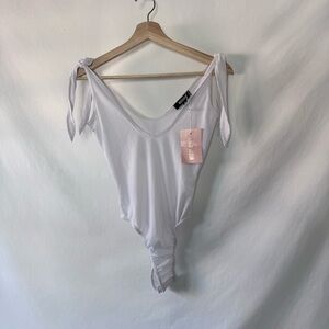 Missguided White Ribbed Tie Shoulder Plunge Bodysuit NWT Size 4